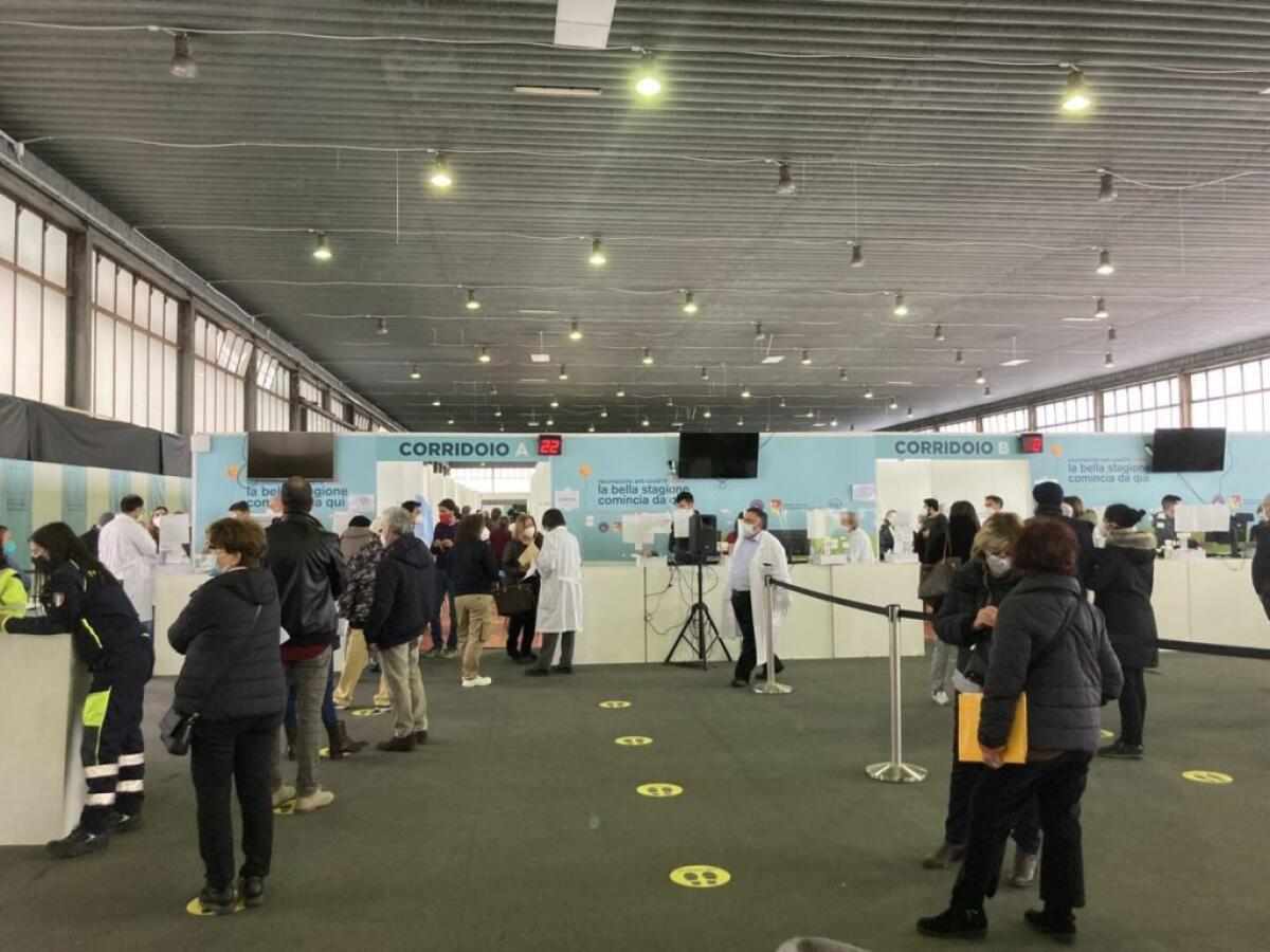 Vaccino, alla Fiera di Palermo al via terze dosi per i 40-59enni - 
