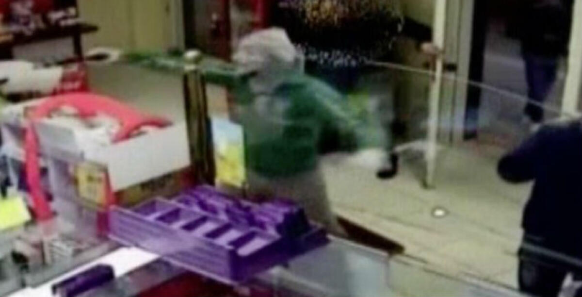 Rapine ad un market e ad una stazione di servizio, imputati: "Non siamo stati noi" - Immagini di repertorio