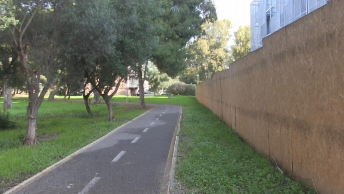 Pista ciclabile presa di mira dai vandali, a Macchitella sesto raid in appena tre mesi - 