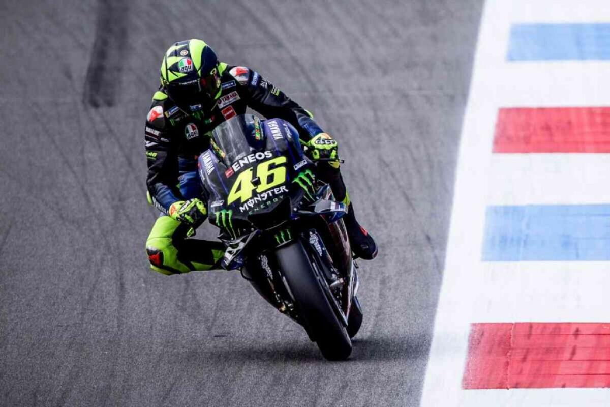 Pole di Martin a Valencia, Rossi in quarta fila - 
