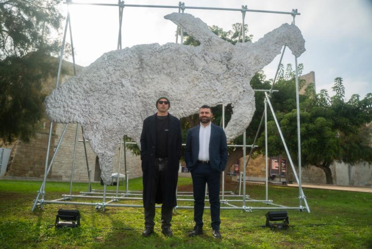 ART&amp;more by glo, a Bari l’installazione “Alba dei tempi” di Vascellari - 