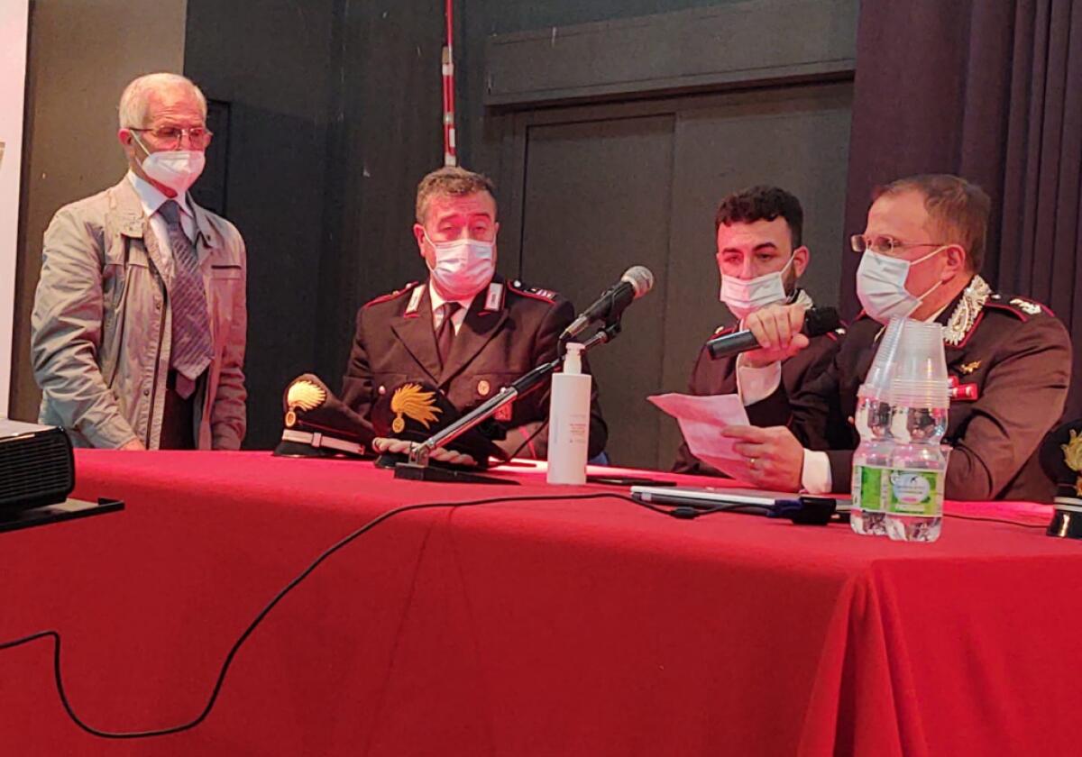 Consigli per evitare le truffe ad anziani, i carabinieri incontrano le persone fragili - 