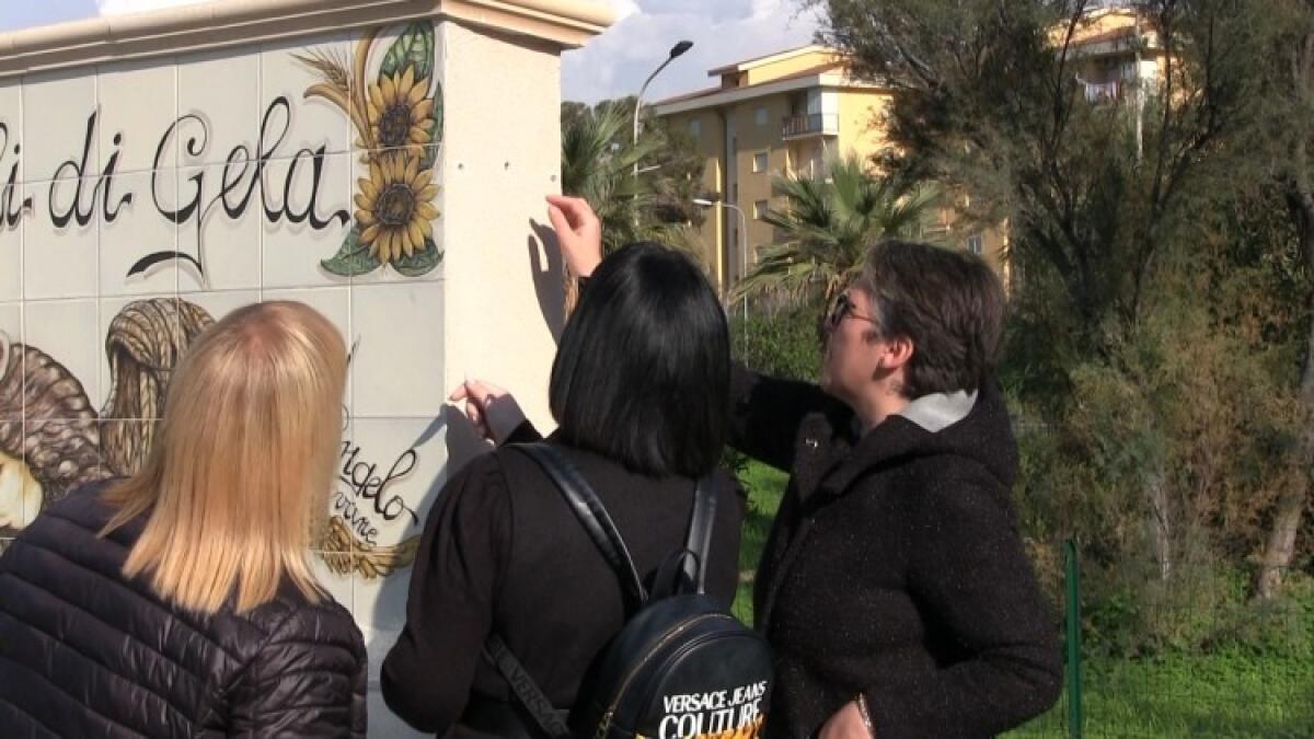 Uno sfregio vergognoso, i ladri rubano nel monumento per le vittime della strada - Le mamme hanno scoperto il furto