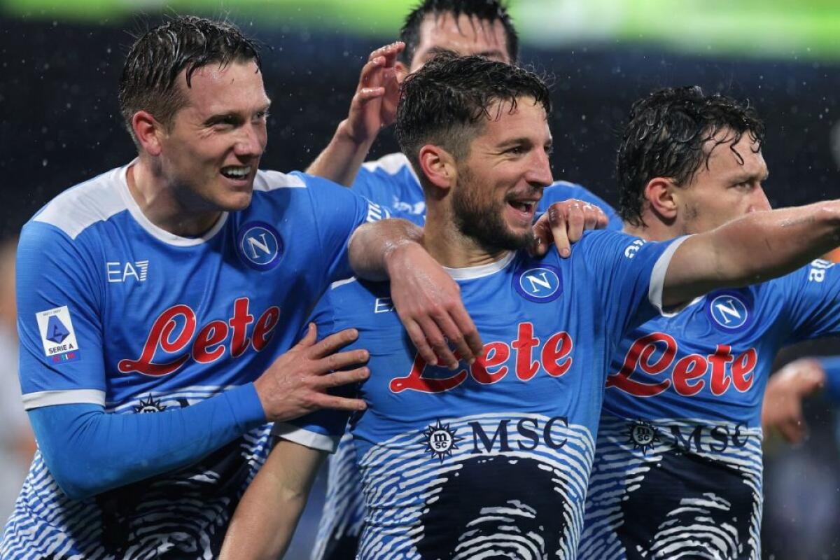 Napoli-Lazio 4-0, partenopei in vetta nel ricordo di Maradona - 