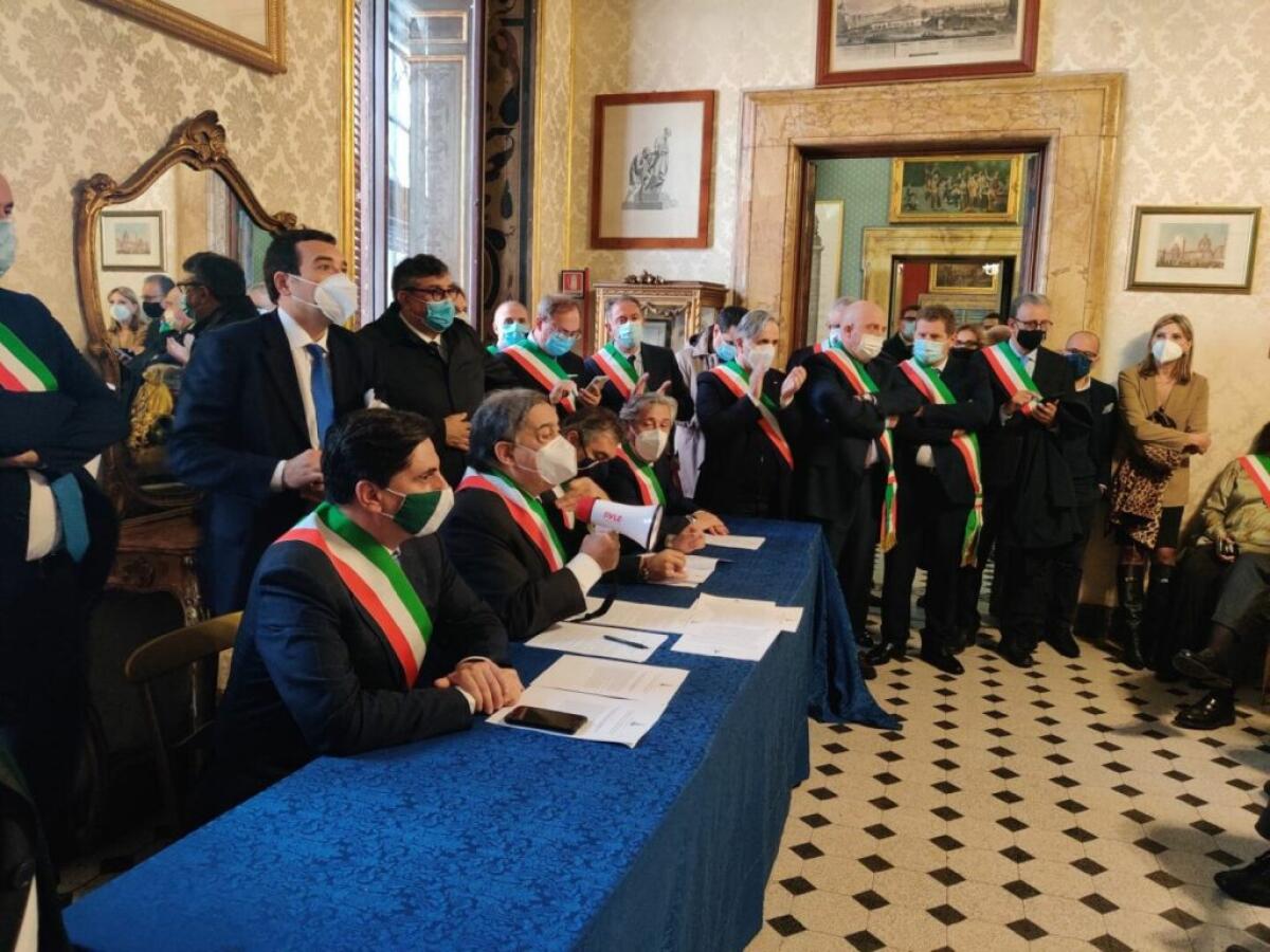 Sindaci siciliani a Roma: “Comuni al collasso, intervenga Governo” - 