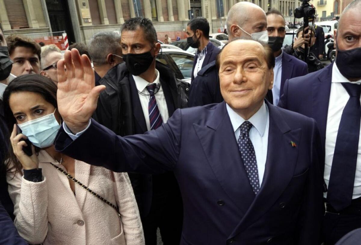 Governo, Berlusconi “Avanti con Draghi, ora non mi occupo di Quirinale” - 