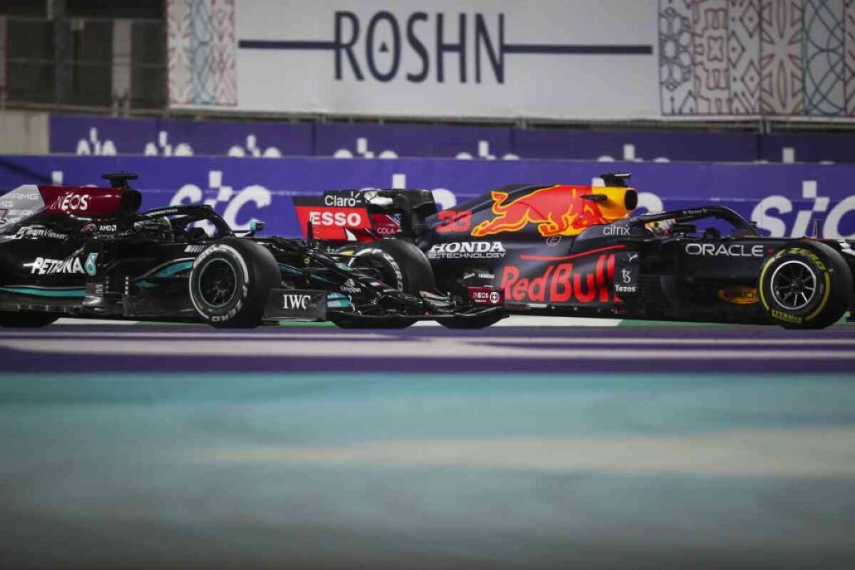 Hamilton vince in Arabia Saudita e raggiunge Verstappen - 