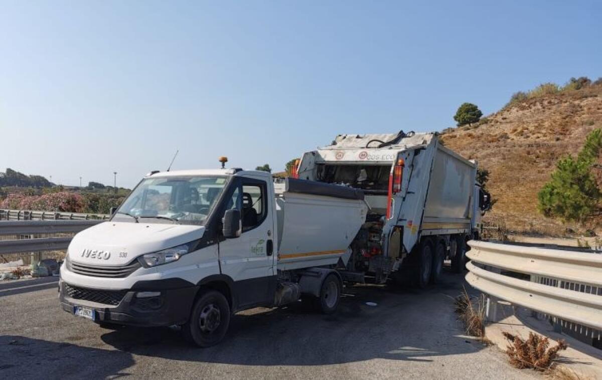 Servizio rifiuti, Ugl dichiara lo stato di agitazione: sindacati, "tavolo da rinviare" -
