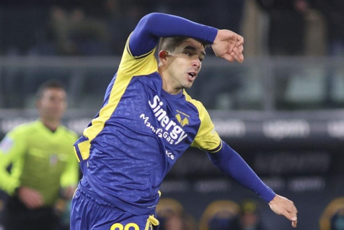 Il Verona ribalta il Venezia da 0-3 a 4-3, super Simeone -