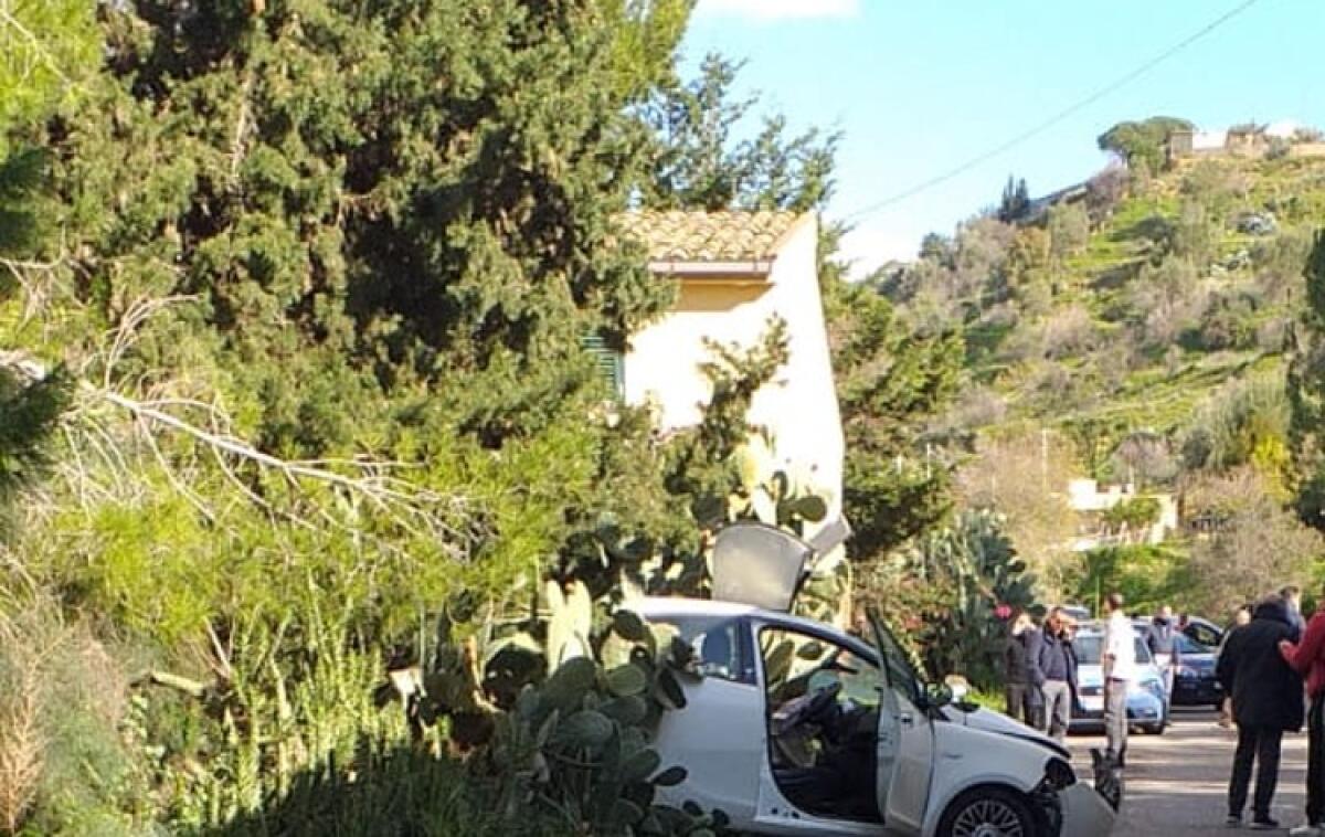Niscemi, schianto sulla sp 10: un ferito trasportato d'urgenza a Catania - Lo schianto lungo la provinciale 10