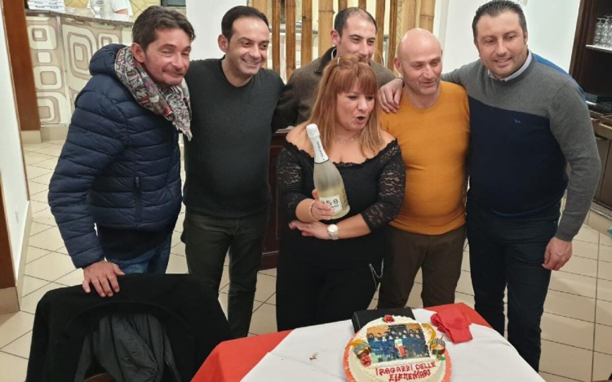 Erano insieme tra i banchi della scuola elementare "Aldisio", rimpatriata ex alunni - La rimpatriata degli ex alunni della "Aldisio"