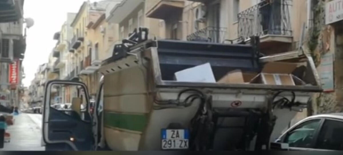 Rifiuti, pesanti dubbi su servizio ad "Impianti": Caiola, "fare luce e bloccare passaggio" -