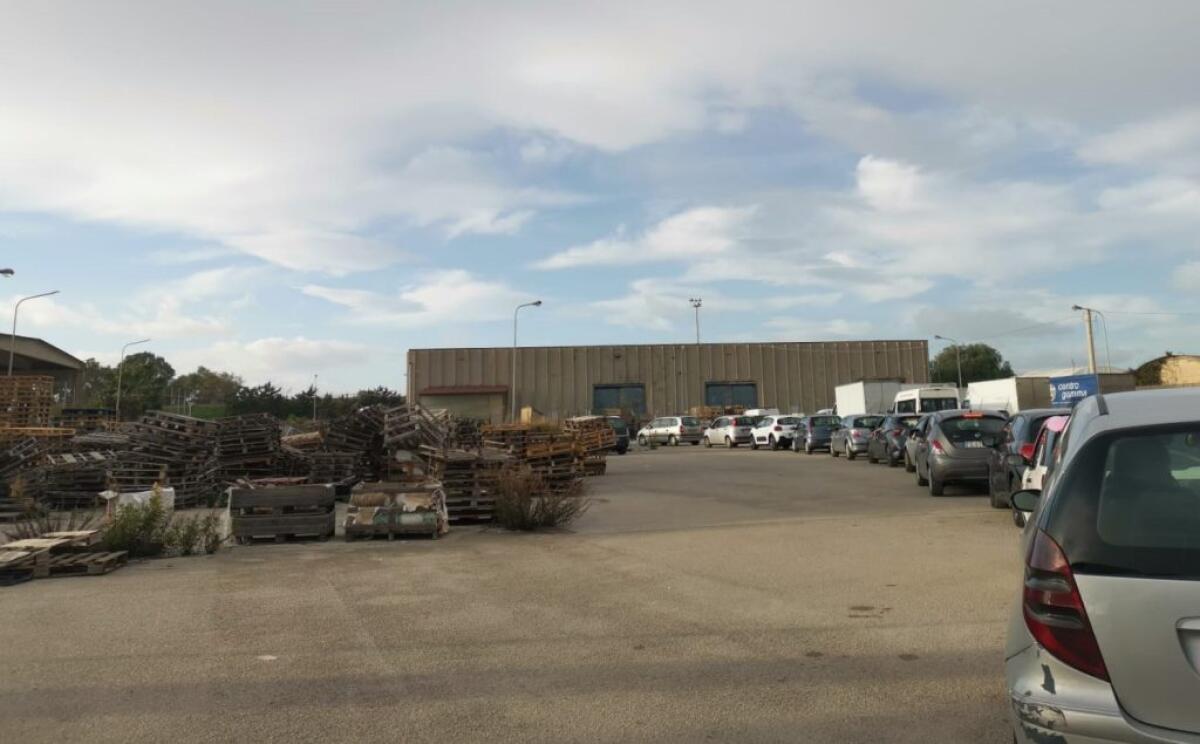 "Code estenuanti per i tamponi", Bennici: "Controlli e rafforzare strutture strategiche" - Il centro per i tamponi a Brucazzi