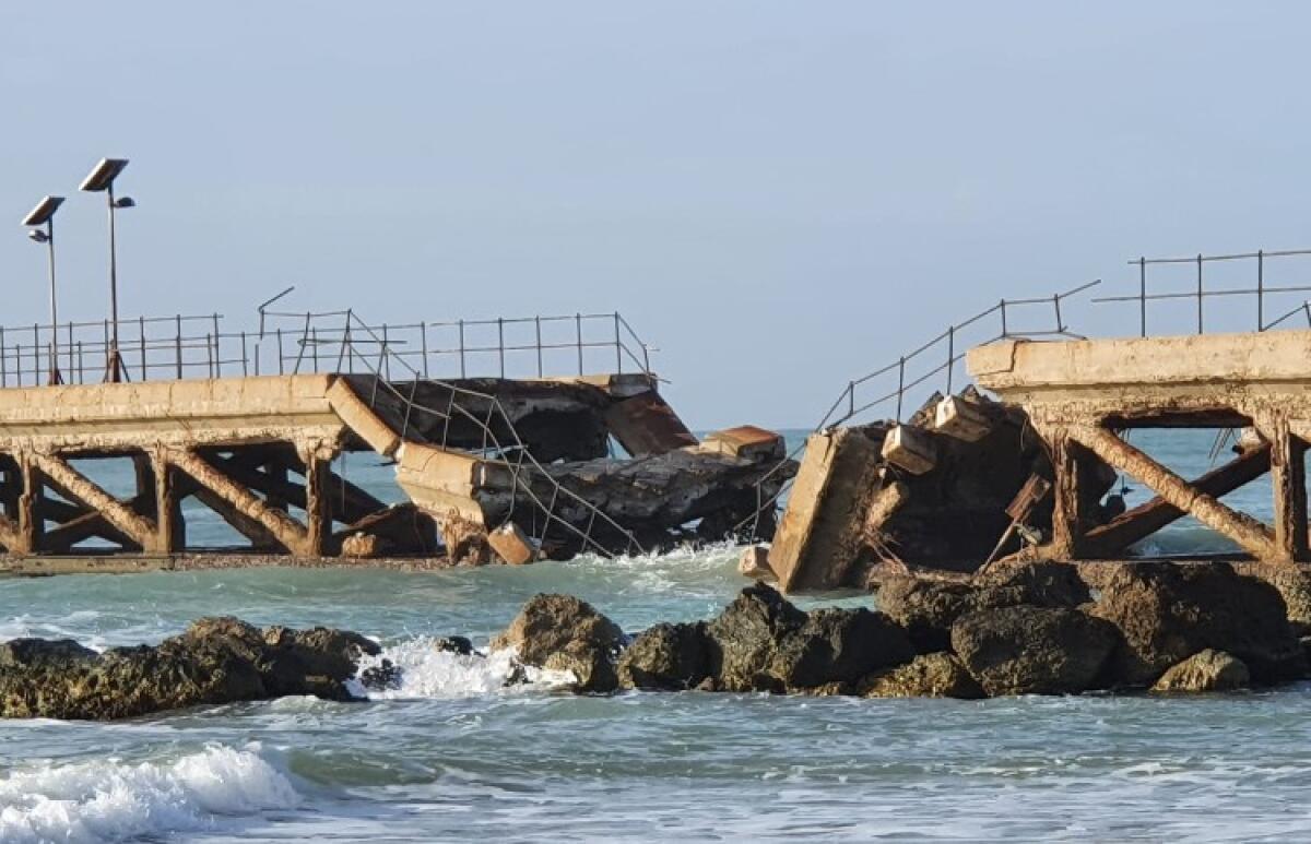 "Pontile non va abbattuto", nasce comitato a tutela della struttura: "Valore storico" - Il crollo si verificò lo scorso anno