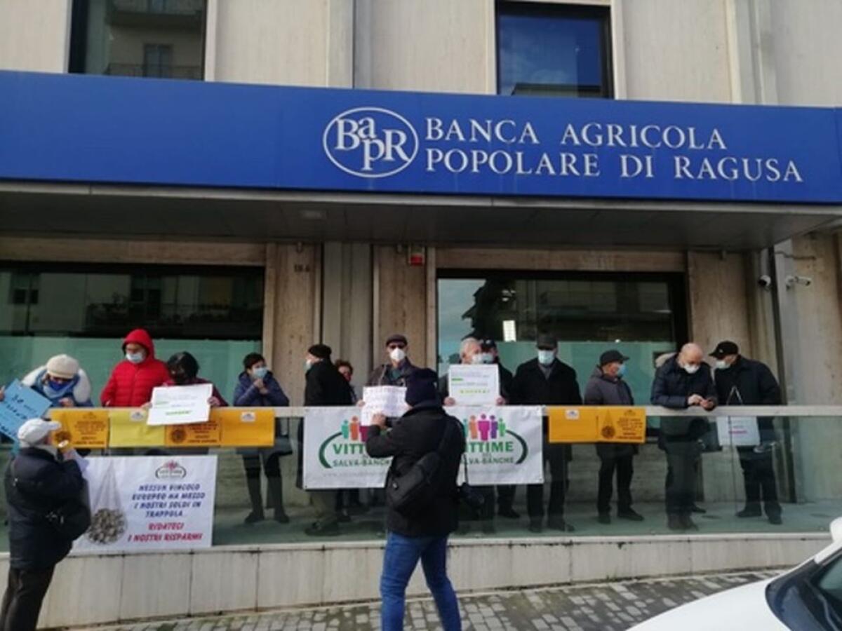 Acf condanna Bapr per mancata trasparenza, protestano i risparmiatori - 