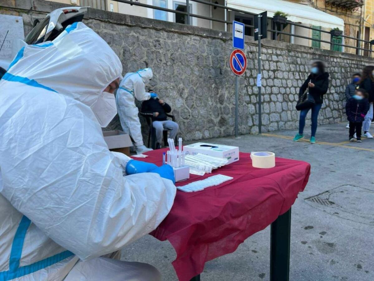 Screening anti Covid in scuole del Palermitano, 500 tamponi in 2 giorni - 