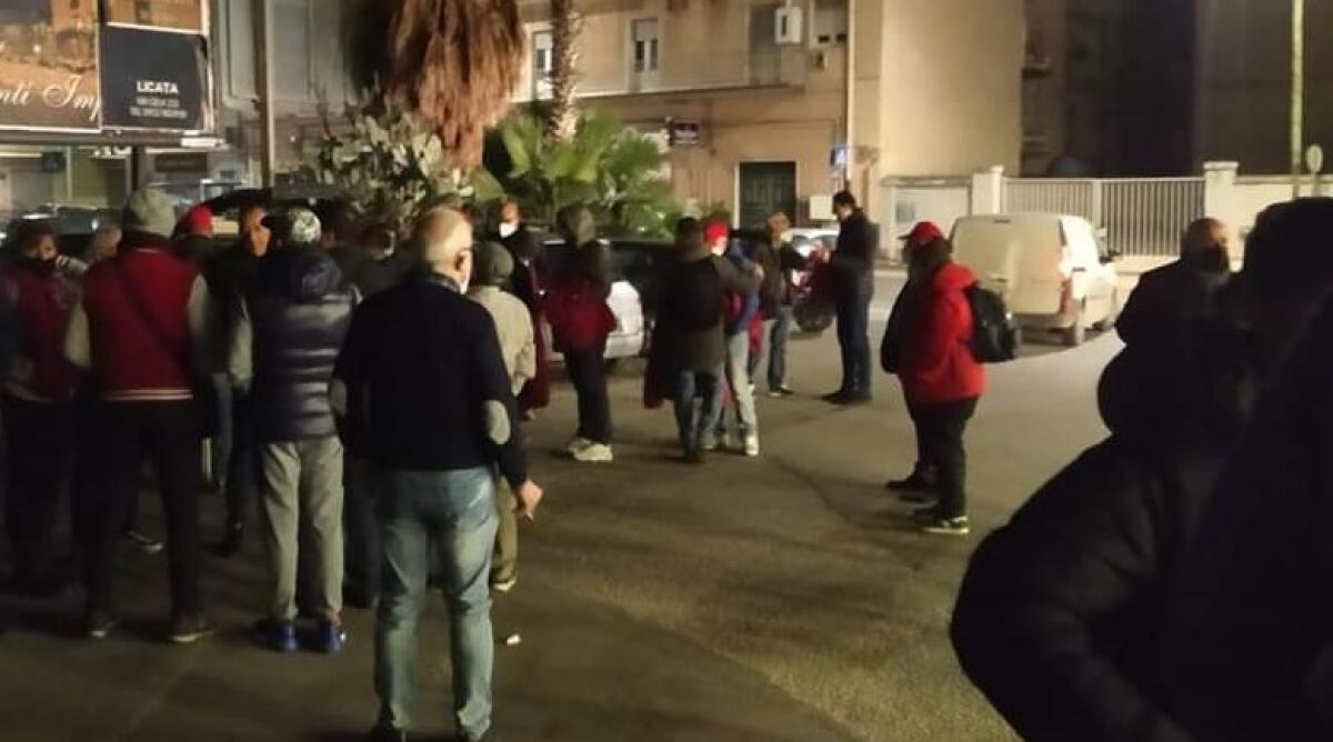 Delegazioni di lavoratori e sindacalisti a Palermo, Uilm appoggia lo sciopero generale - Lavoratori e sindacalisti in partenza per Palermo