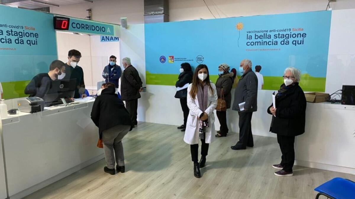 Vaccino, Hub Fiera Messina aperta anche di notte per gli over 50 - 