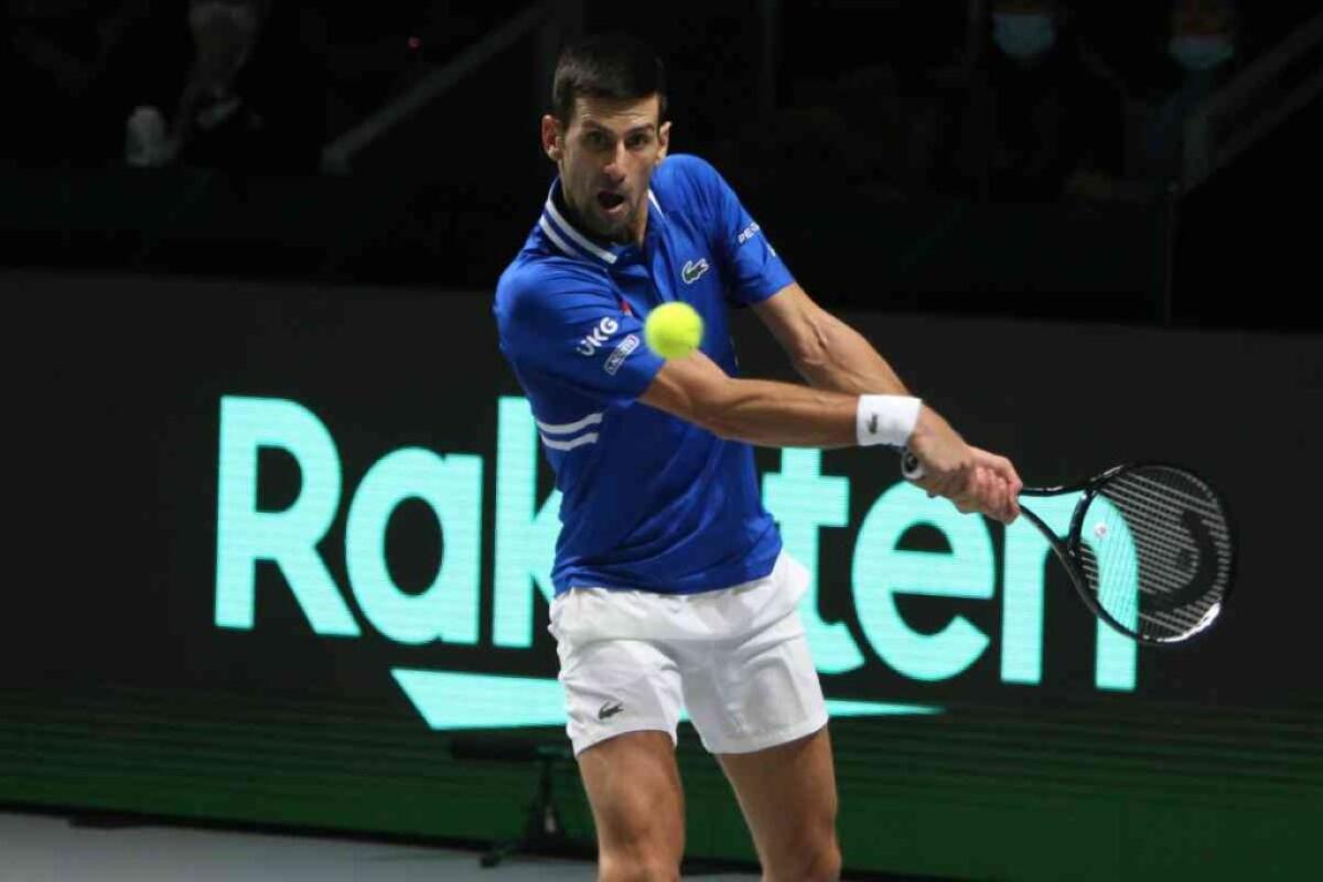 Djokovic si allena e spera, giallo su dichiarazioni di viaggio - 