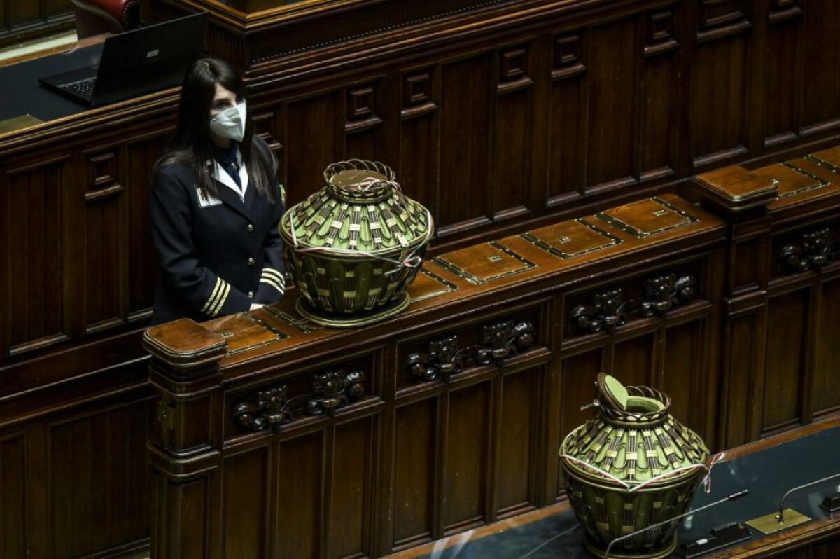 Quirinale, alle 11 la quarta votazione, il quorum scende a 505 - 