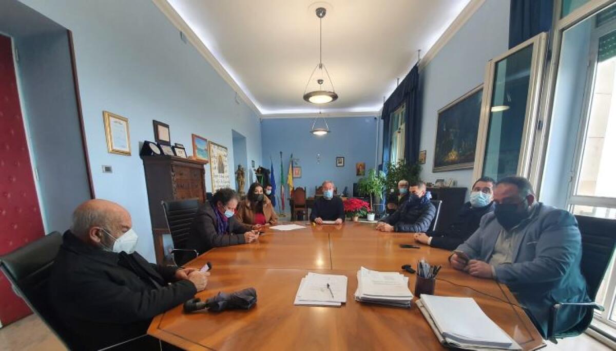 Più controlli sui dirigenti, varato Comitato garanti: "Pareri su casi di responsabilità" - Greco e la giunta 