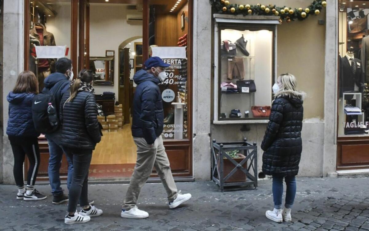 Consumi, +5,1% nel 2021 ma preoccupa il turismo - 