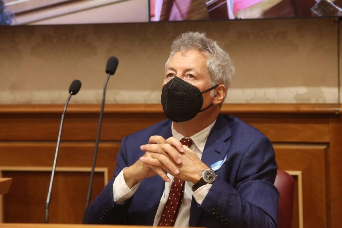 Baricco annuncia sui social “Ho la leucemia, farò un trapianto” - 