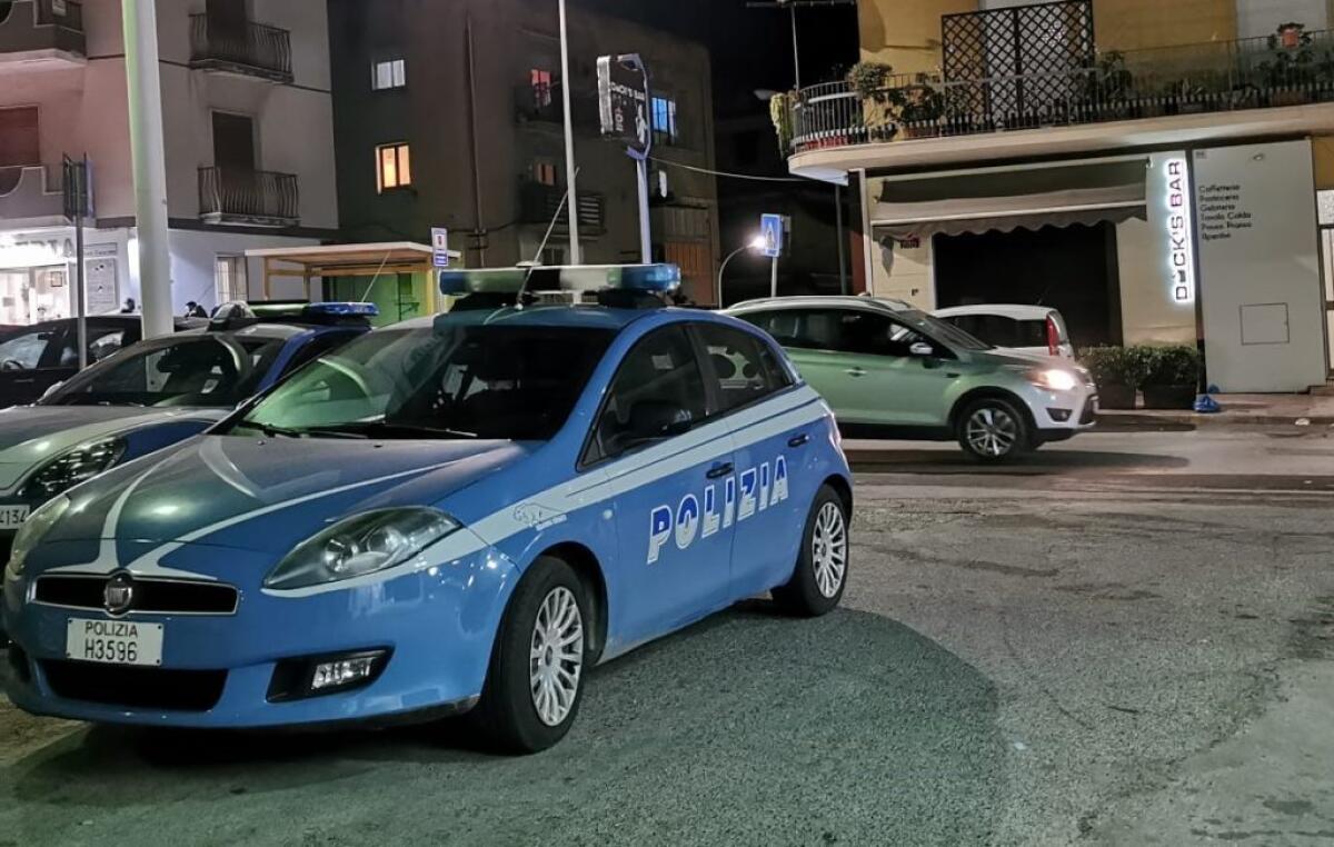 Titolare tabaccheria aggredito per i soldi, fermato un giovane: è stato arrestato - 