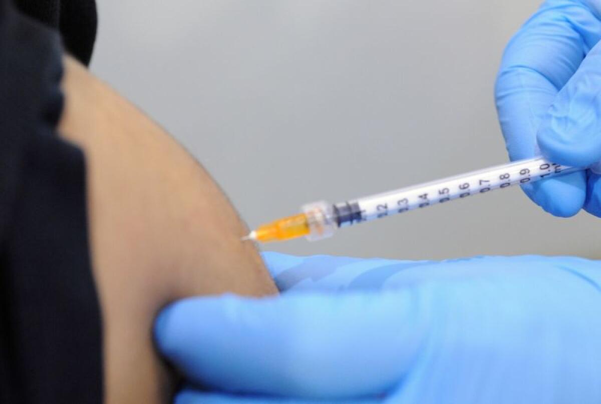 Vaccino, Figliuolo “Raggiunto 69,5% della popolazione con dosi booster” - 