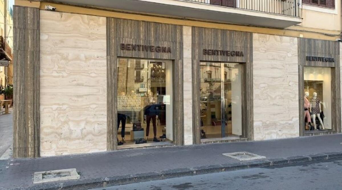 Lutto nel commercio, morto Rocco Bentivegna: titolare dello storico negozio in centro - 