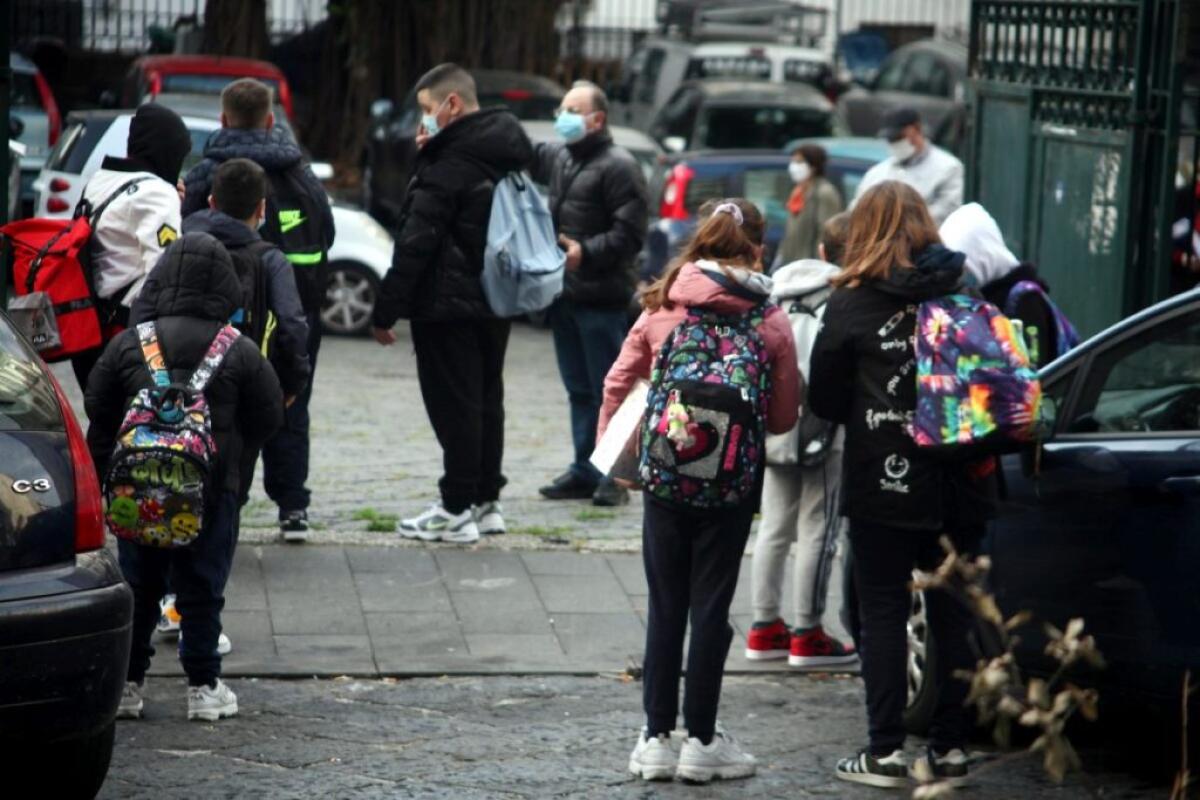Tar Campania sospende l’ordinanza di De Luca, scuola torna in presenza - 