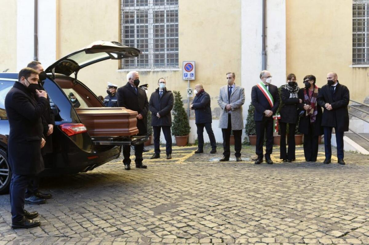 Sassoli, in Campidoglio il commosso saluto della politica e della gente - 