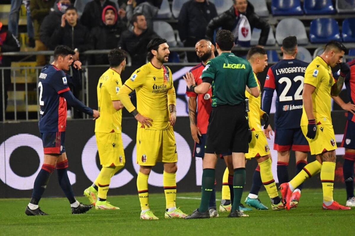 In rimonta e al 94°, il Cagliari batte 2-1 il Bologna - 