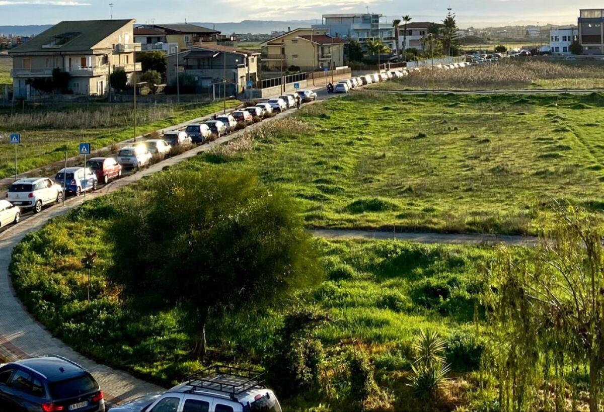 Allerta Covid, alla "Cittadella" sempre code e attese di ore -