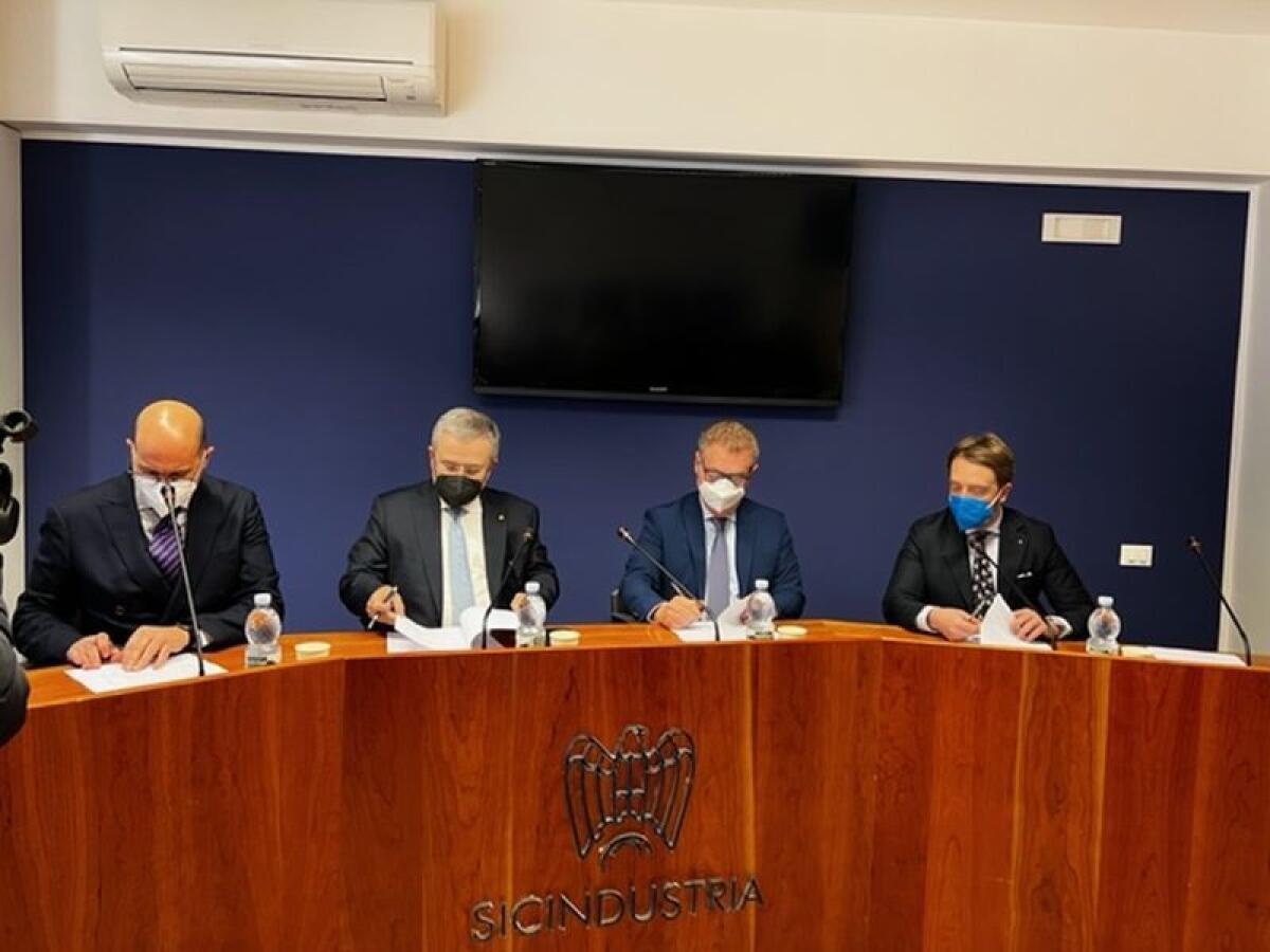 Covid, nelle farmacie arrivano le mascherine made in Sicily - 