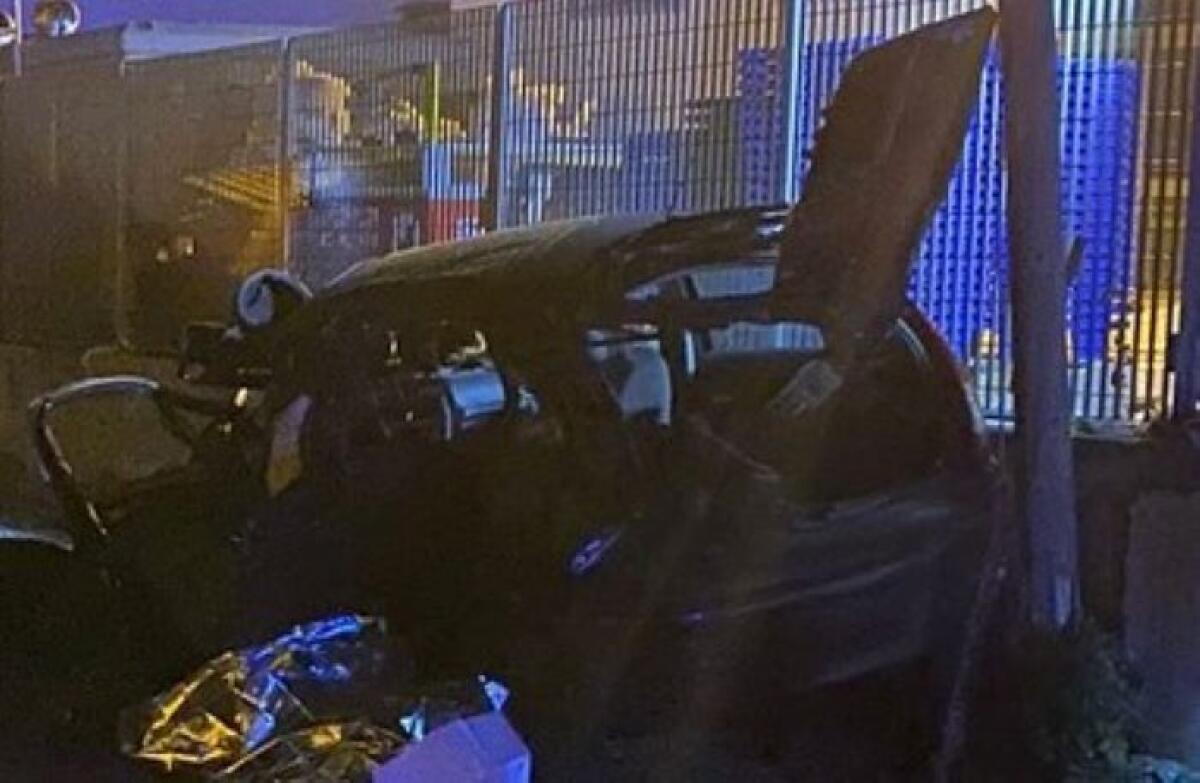 Il tragico Natale di Niscemi, morto anche il quarto giovane dello schianto stradale - Il terribile impatto sulla Sp11 (foto Ansa)