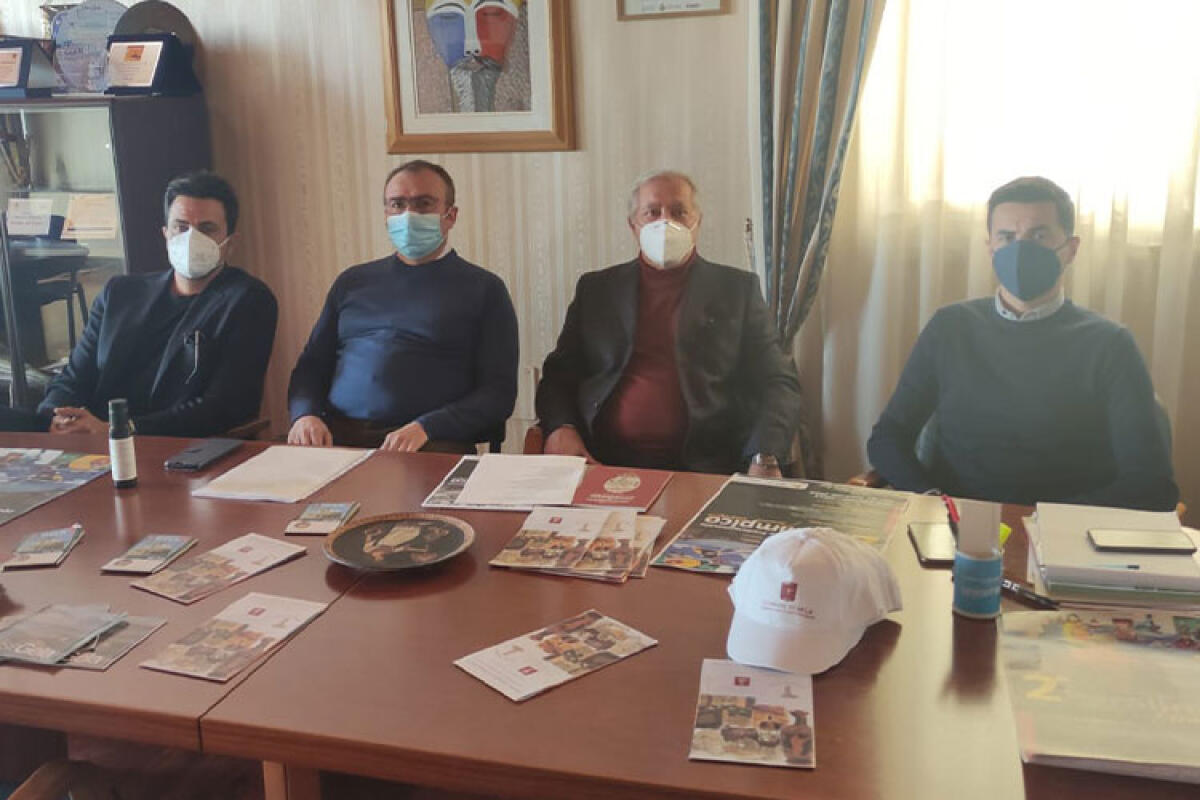 Atleti speciali in città per un torneo di tennis tavolo -