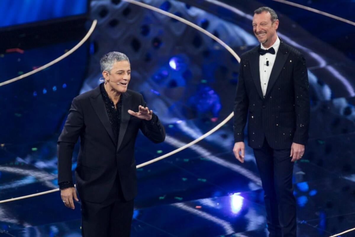 Sanremo, sui media vincono Achille Lauro e Gianni Morandi - 