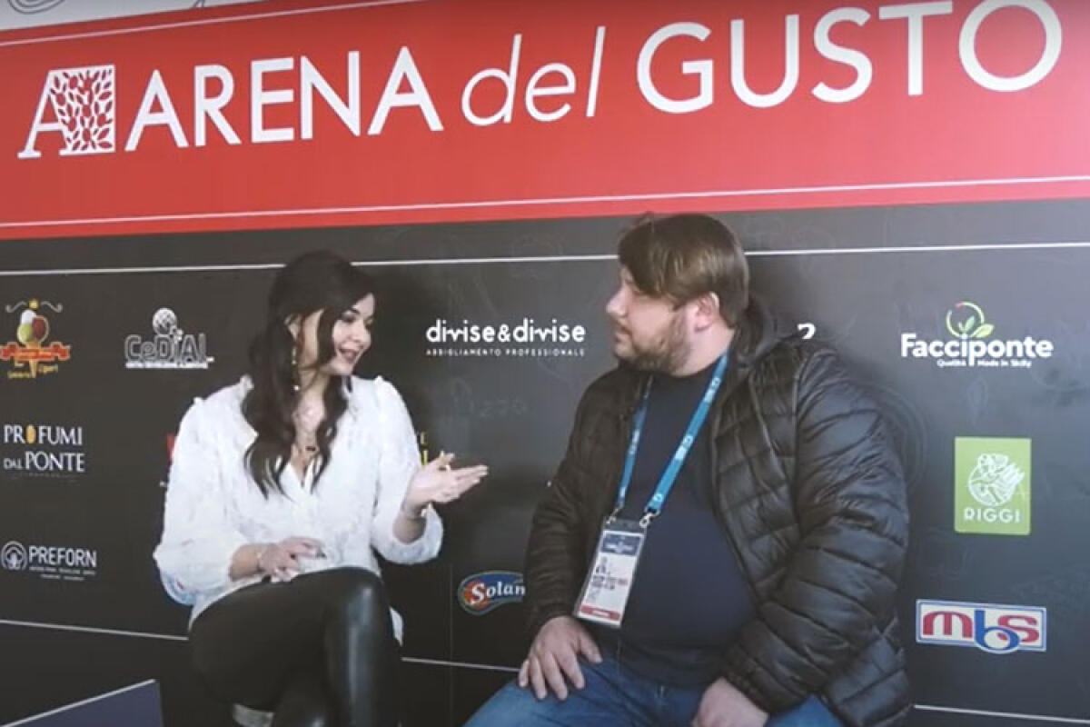 Decio Vitale ad "Arena del Gusto", la sua mozzarella di bufala conquista Sanremo - Nella foto: Decio Vitale ospite di Rossella Pisaturo nel programma "Arena del gusto"