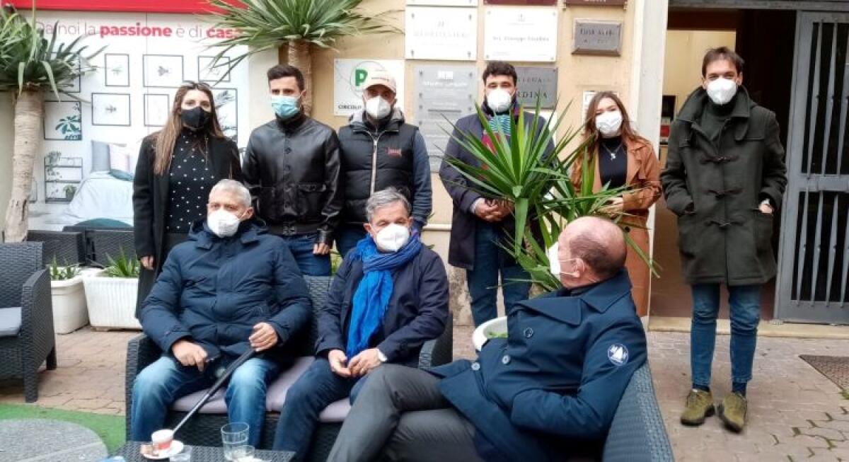 "Costa dovrebbe dimettersi subito", dem: "Ma temiamo il solito contorsionismo politico" - I dem in conferenza stampa