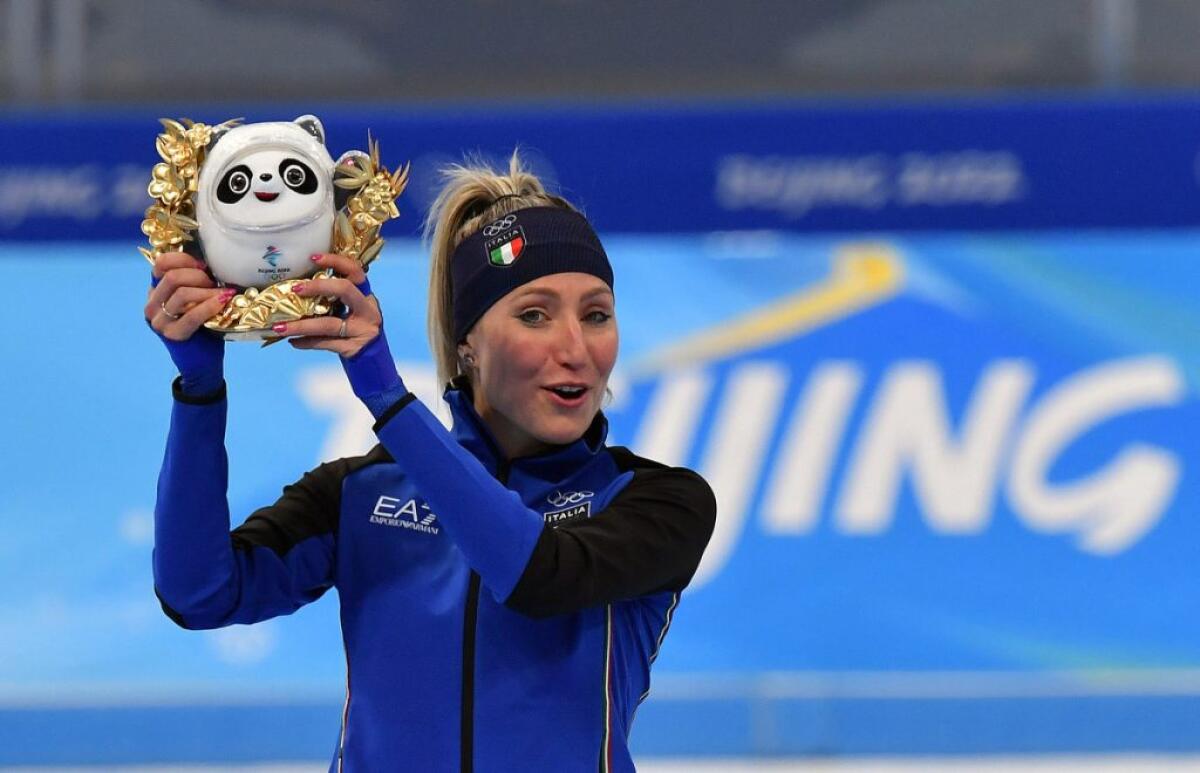Lollobrigida portabandiera alla cerimonia di chiusura - 