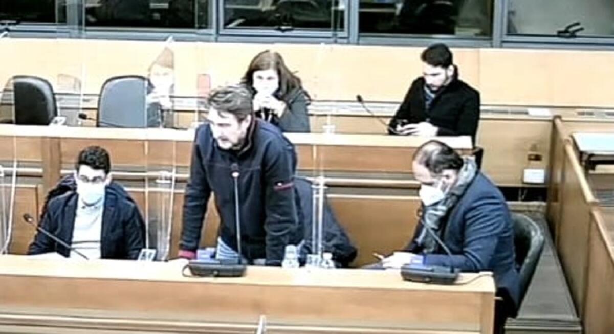 Ghelas, sì mozione: tanti pro-Greco non votano, fronte comune civici-M5s-Pd-opposizione - La proposta su Ghelas è stata esposta da Faraci