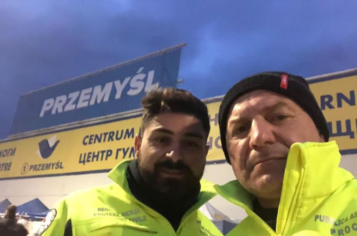 Aiuti agli ucraini partiti dalla città, volontari Procivis arrivati in Polonia - I volontari in Polonia