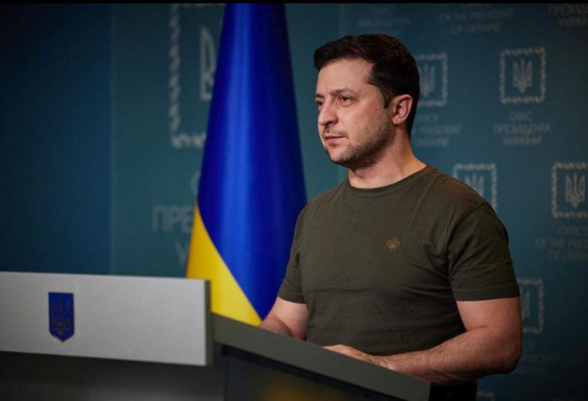 Zelensky “Garantiamo corridoi, chi può continui a combattere” - 
