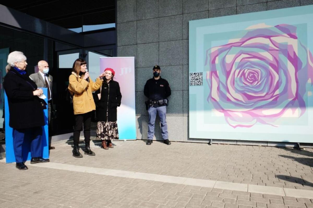 Violenza sulle donne, a Bergamo inaugurato un nuovo murales ecologico - 