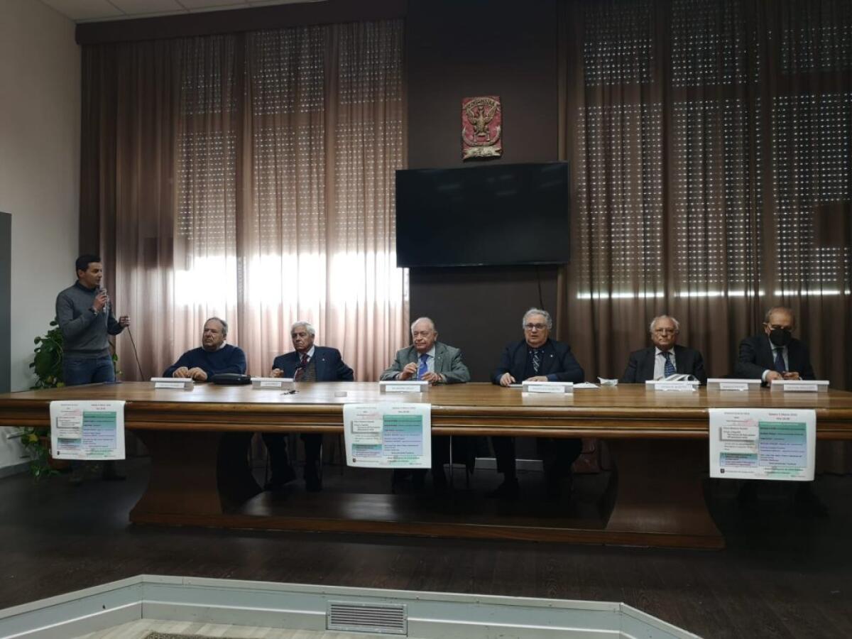 "Il lupo e l'agnello" di Busetta: statistica e meridionalismo per il rilancio del Sud - Ieri la presentazione del saggio di Busetta