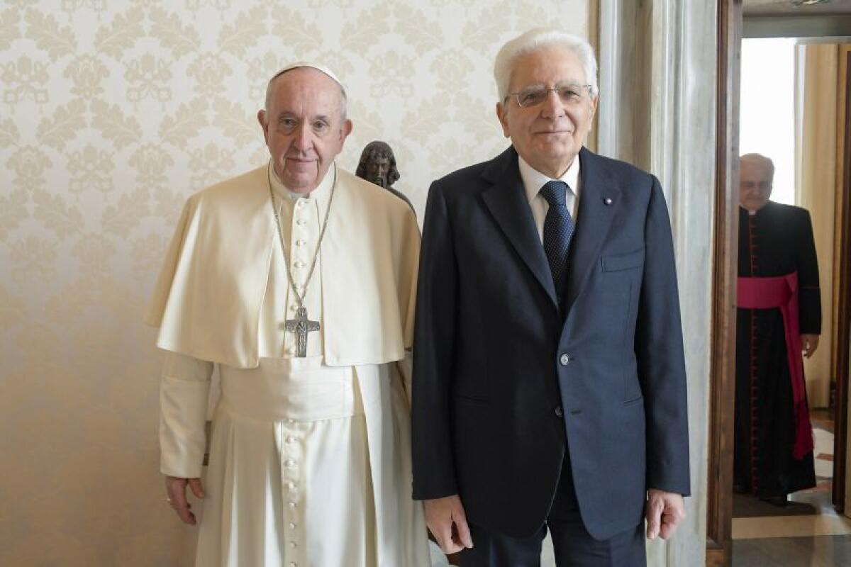 Ucraina, Mattarella: “Il Papa riferimento per la pace” - 