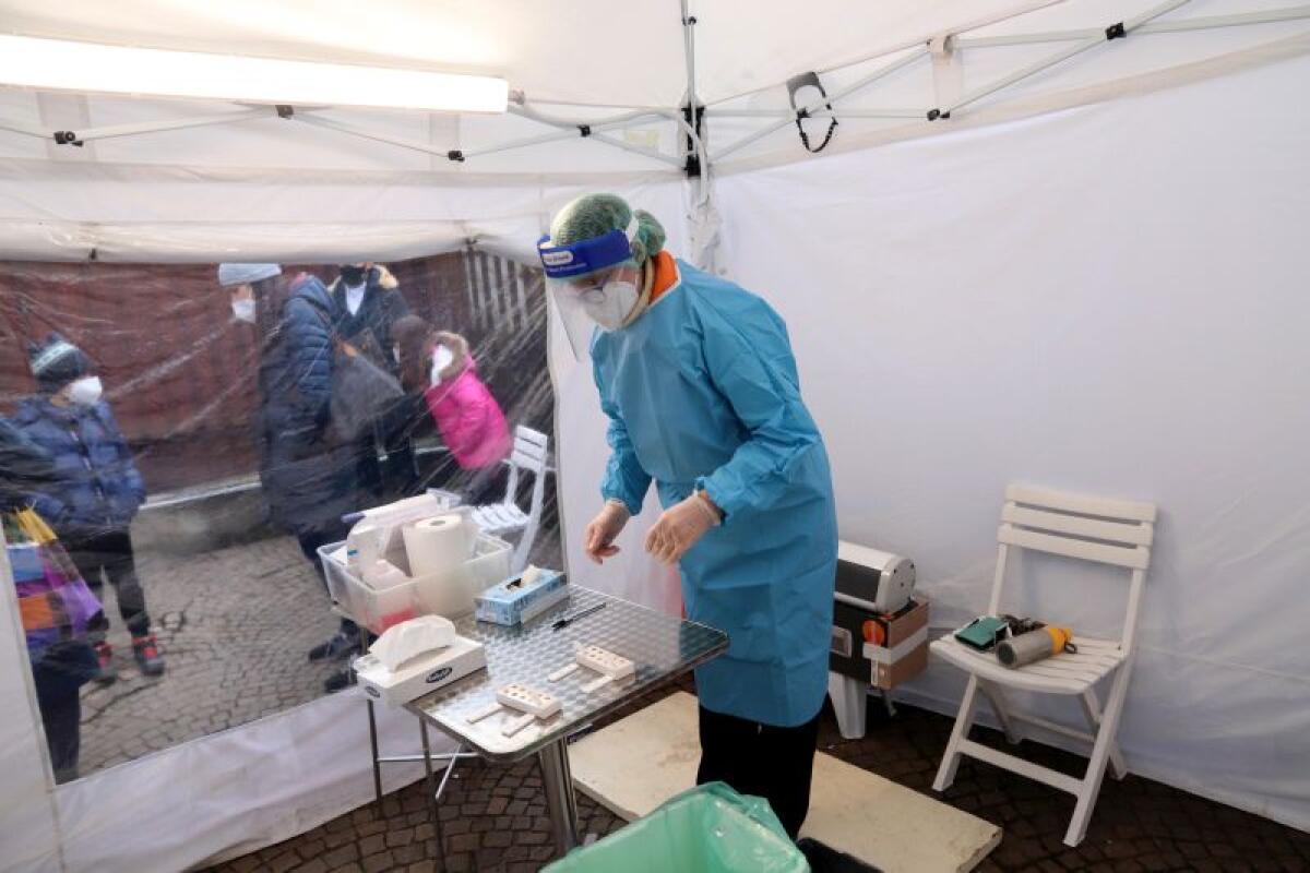 Covid, 75.020 nuovi casi e 166 decessi nelle ultime 24 ore - 