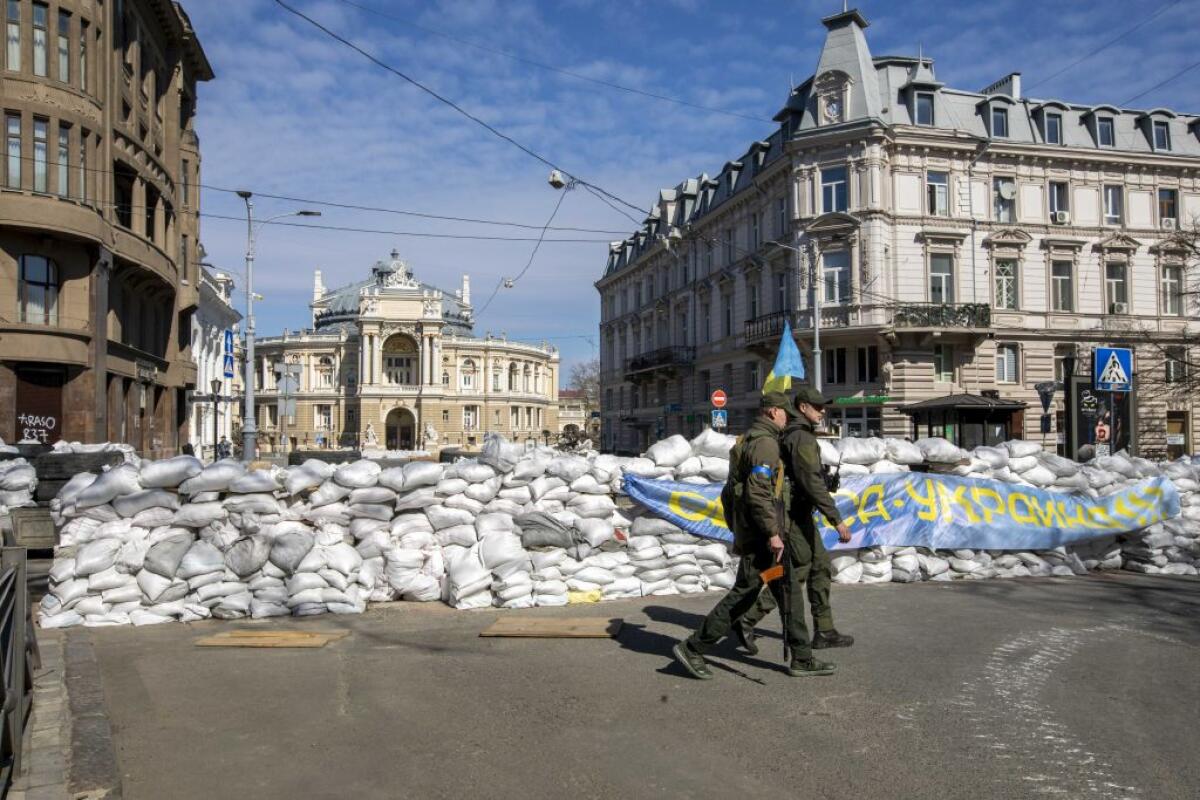 Odessa sotto attacco, Zelensky “Mosca vuole il Donbass e il Sud” - 