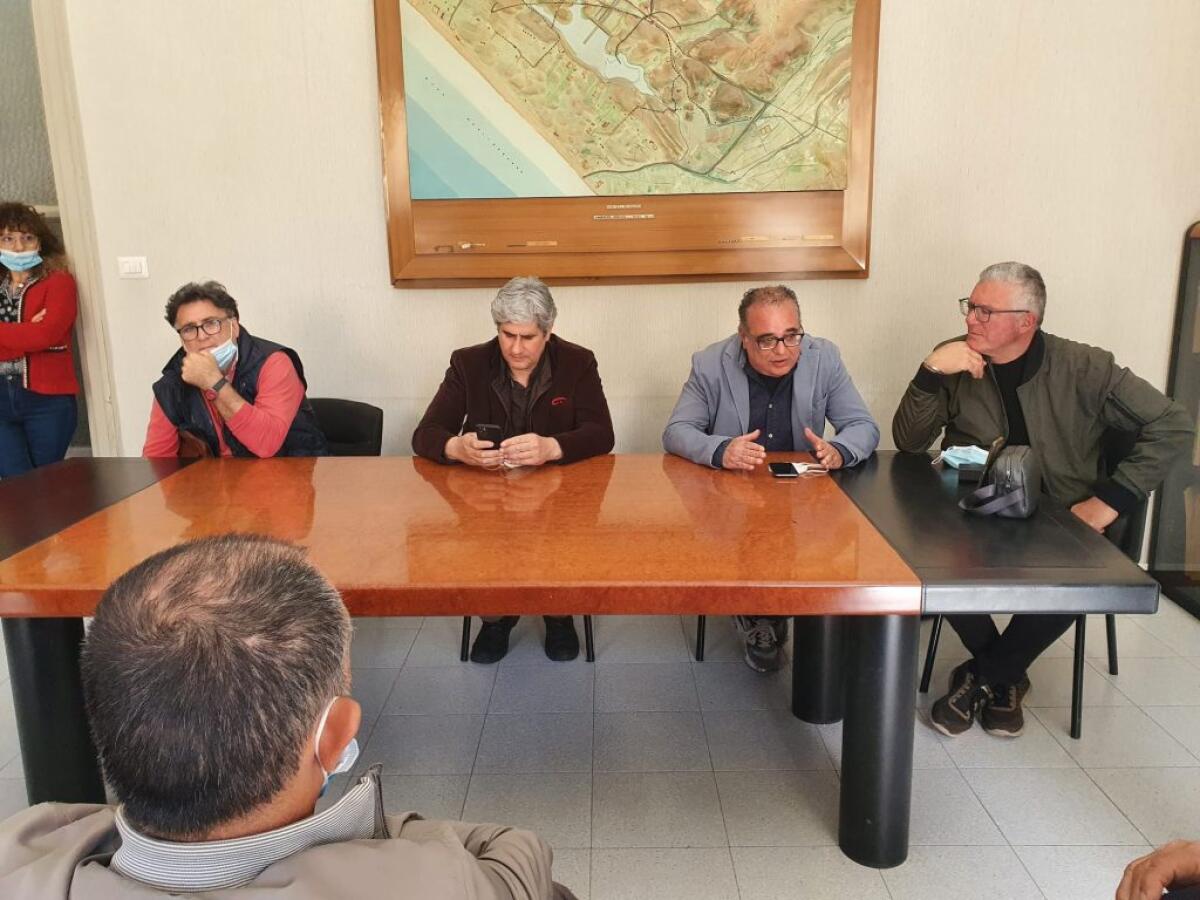 Consorzio di bonifica in piena crisi, l'allarme lanciato da lavoratori e Flai - Un momento dell'assemblea di questa mattina 